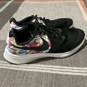 Nike girls running shoes